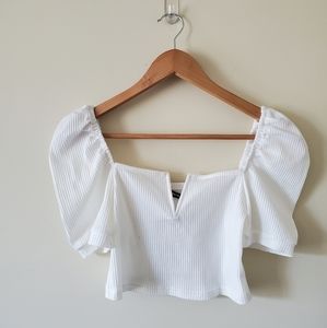 Ribbed v wire puff sleeve top